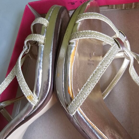 Nine West Heels - Gold-toned - Sz 6.5 - Picture 10 of 11